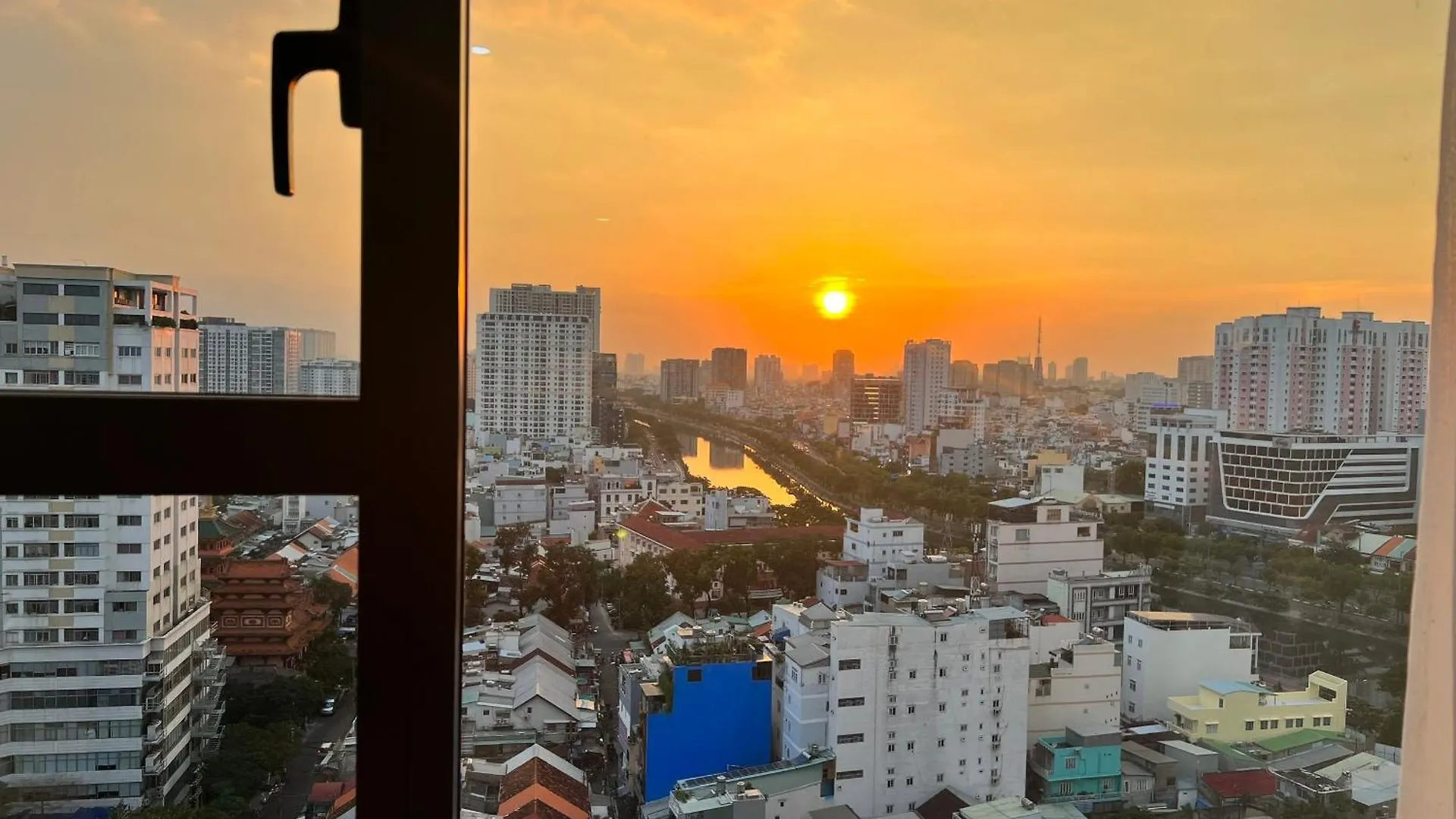 Apartment Kim'House - Cozy Apt Near Bui Vien With Gym, Pool Free Ho Chi Minh City